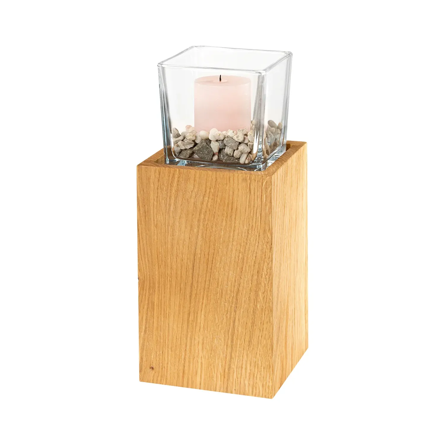 Holzsäule aus Eiche mit transparentem, viereckigem Windlicht und Kerze auf Steinen