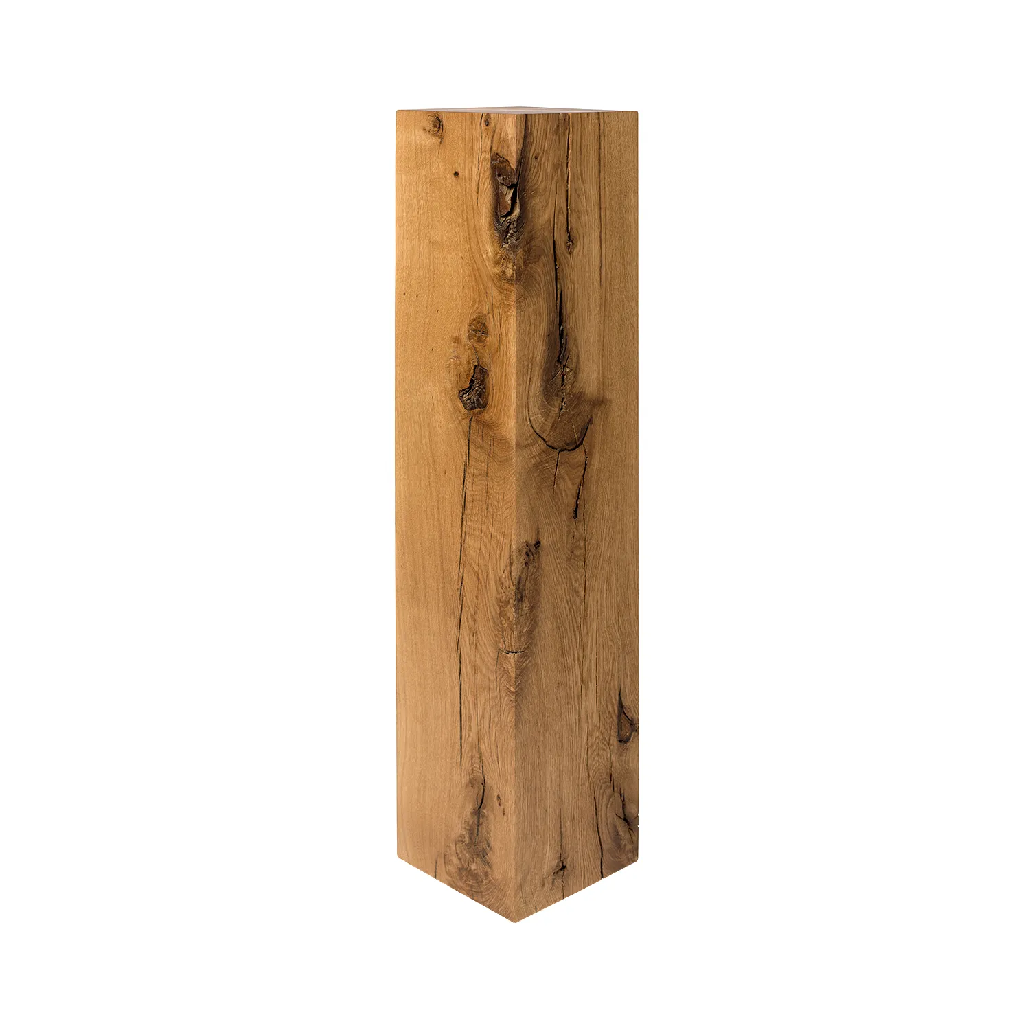 Hohe Holzblocksäule mit gleichmäßigem Holzbild
