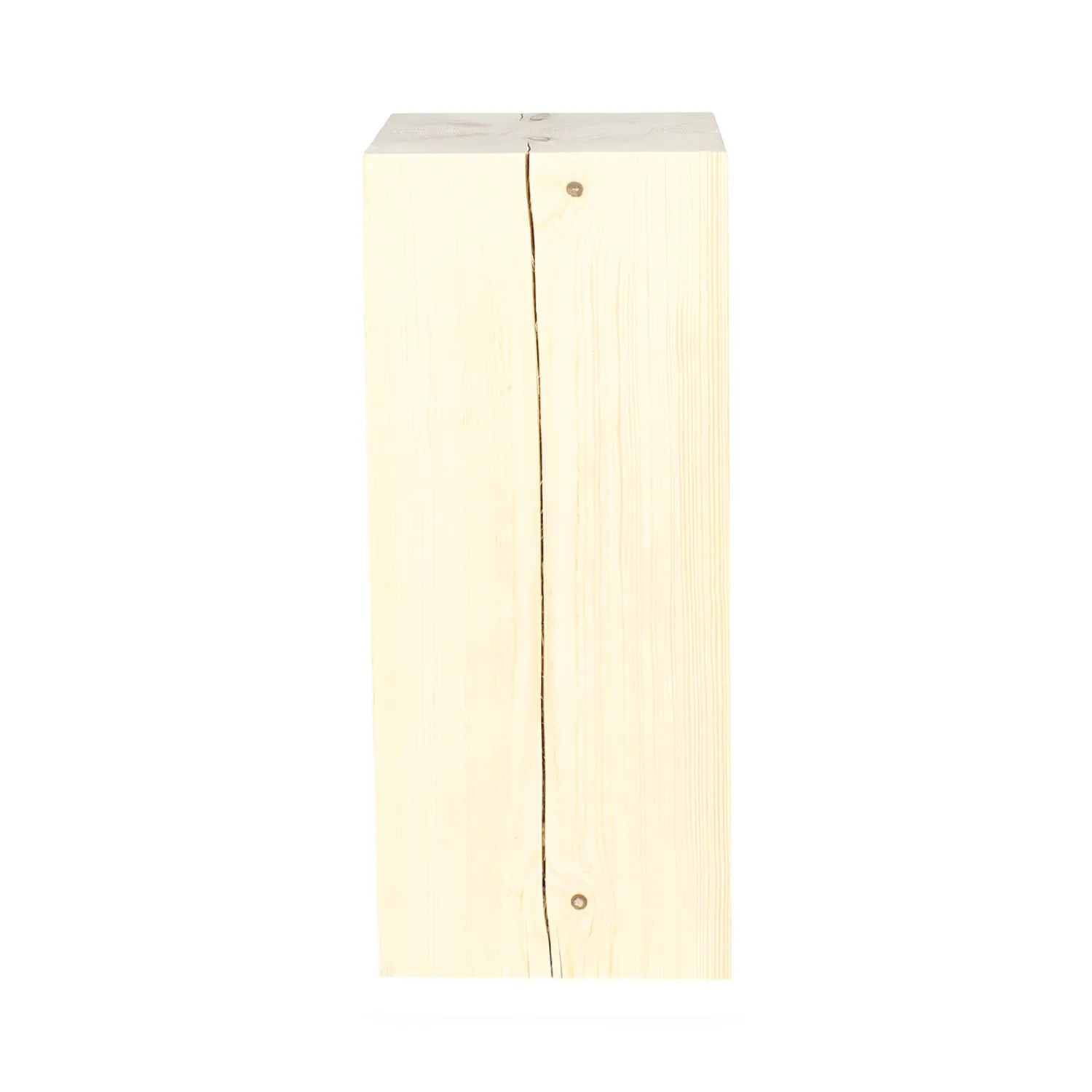 Seitenansicht von Holzblock mit dekorativem Riss
