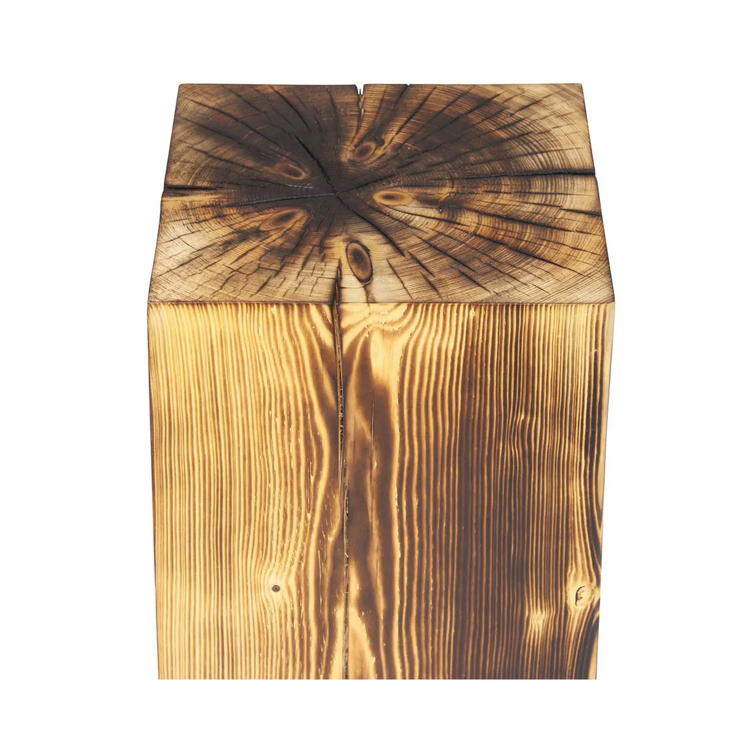 Holzblock aus Fichte Massivholz in leicht geflammter Optik, darauf stehen zwei Weingläser